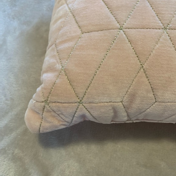 Decorative throw pillow - Picture 3 of 3